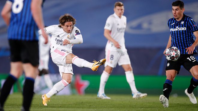 Luka Modric hoạt động không biết mệt ở khu vực giữa sân của Real Madrid