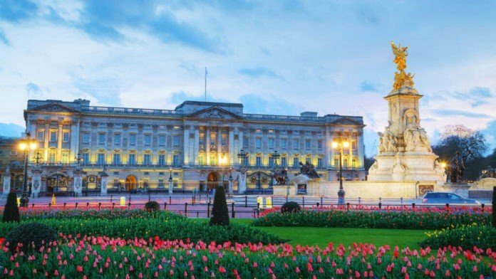 Khám phá cung điện Buckingham ở Anh