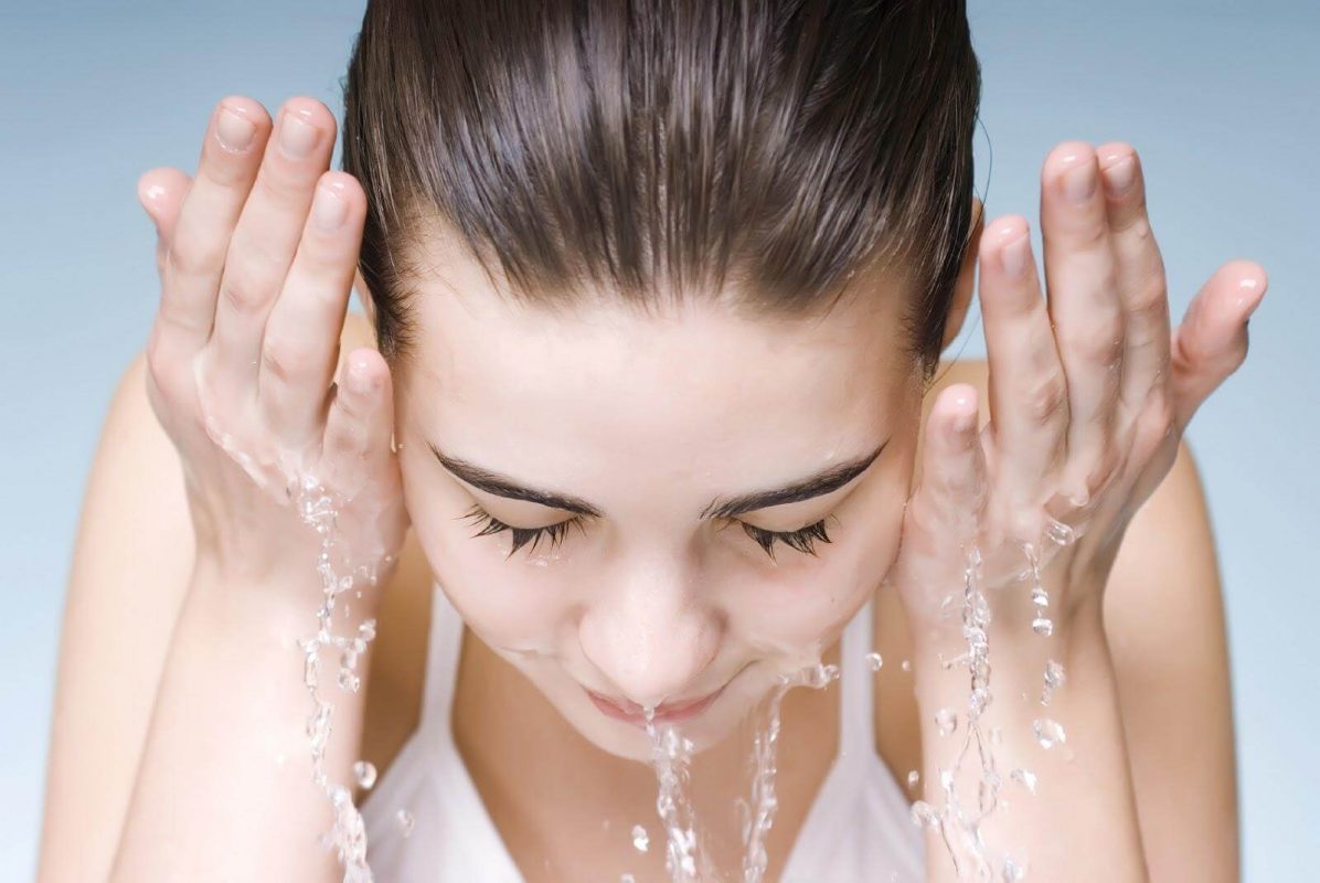 Làm thế nào để chăm sóc da của bạn khi bị mụn?